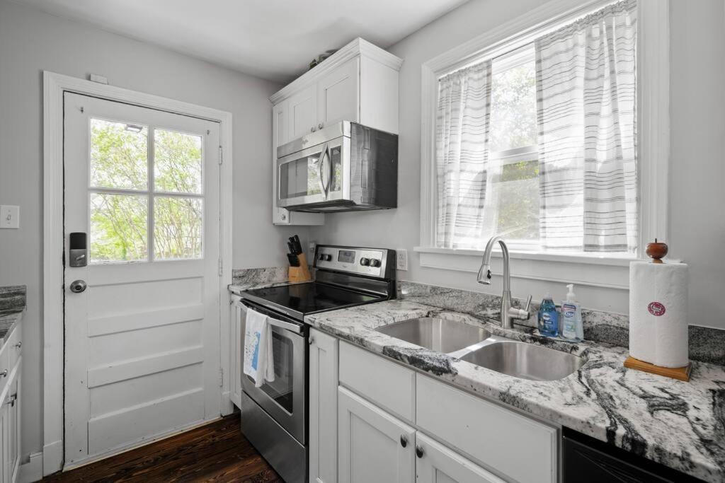 Private House + Yard Central Location To All Rva Richmond Extérieur photo